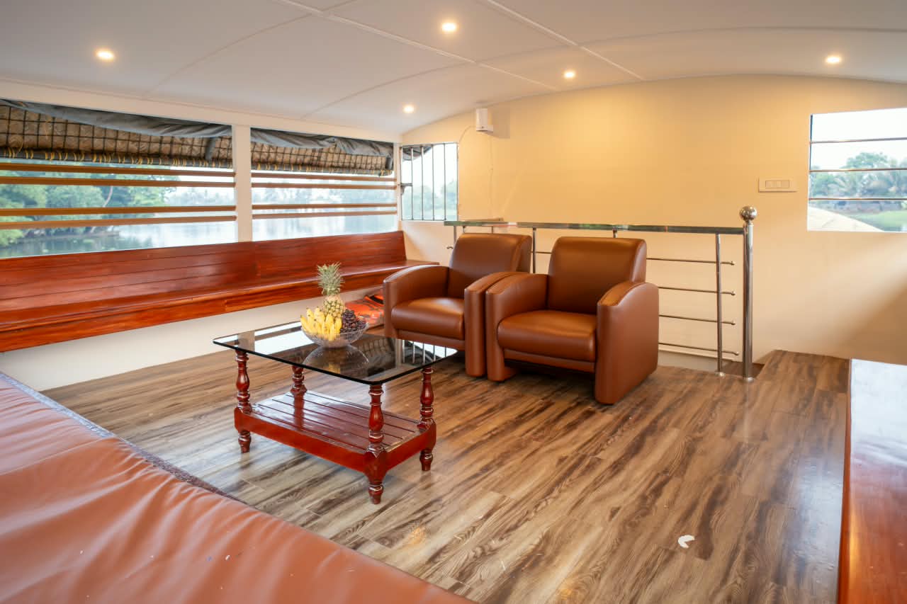 1 bedroom houseboat interior or facilities